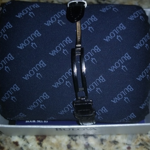 Women's Bulova watch - Picture 3 of 7